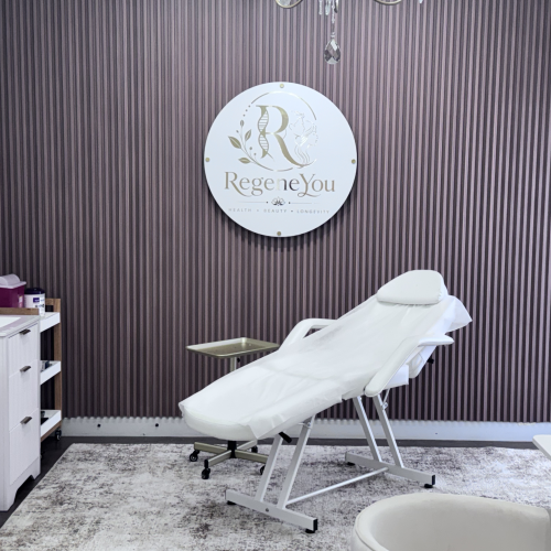 regeneyou-aesthetic-treatment-room-marlborough-ma.webp